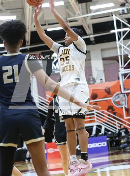 Thumbnail 1 in  St. John-Vianney vs Newington (Spalding Hoophall Classic) photogallery.