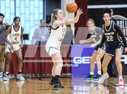 Thumbnail 2 in  St. John-Vianney vs Newington (Spalding Hoophall Classic) photogallery.