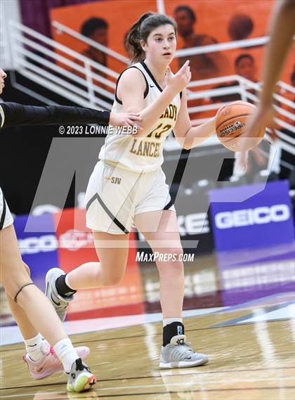 Thumbnail 2 in  St. John-Vianney vs Newington (Spalding Hoophall Classic) photogallery.