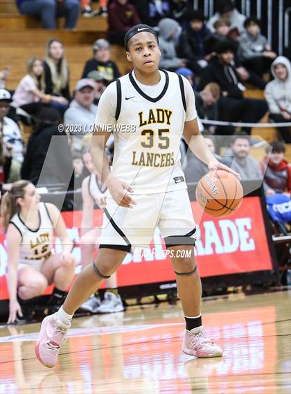 Thumbnail 1 in  St. John-Vianney vs Newington (Spalding Hoophall Classic) photogallery.