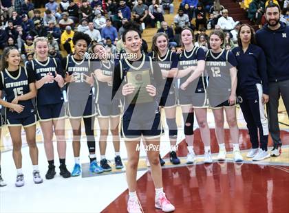 Thumbnail 2 in  St. John-Vianney vs Newington (Spalding Hoophall Classic) photogallery.