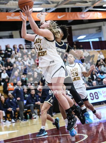 Thumbnail 3 in  St. John-Vianney vs Newington (Spalding Hoophall Classic) photogallery.