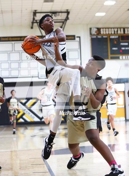 Thumbnail 2 in Sprayberry @ Sequoyah photogallery.