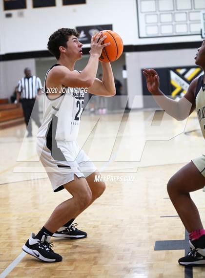 Thumbnail 1 in Sprayberry @ Sequoyah photogallery.
