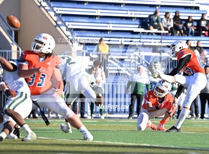 Thumbnail 2 in Graham-Kapowsin vs. Collins Hill (Geico Bowl) photogallery.