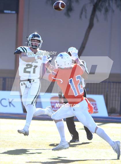 Thumbnail 3 in Graham-Kapowsin vs. Collins Hill (Geico Bowl) photogallery.