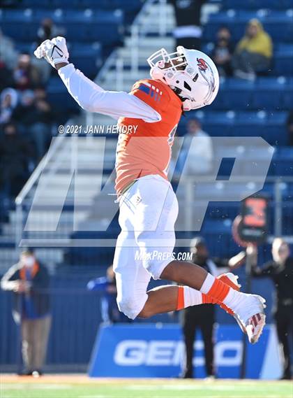 Thumbnail 2 in Graham-Kapowsin vs. Collins Hill (Geico Bowl) photogallery.