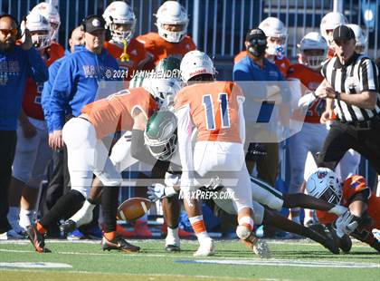 Thumbnail 3 in Graham-Kapowsin vs. Collins Hill (Geico Bowl) photogallery.