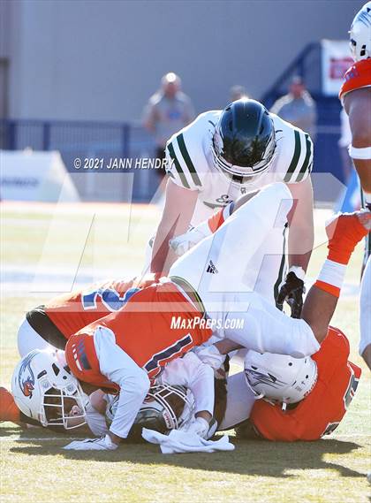 Thumbnail 2 in Graham-Kapowsin vs. Collins Hill (Geico Bowl) photogallery.