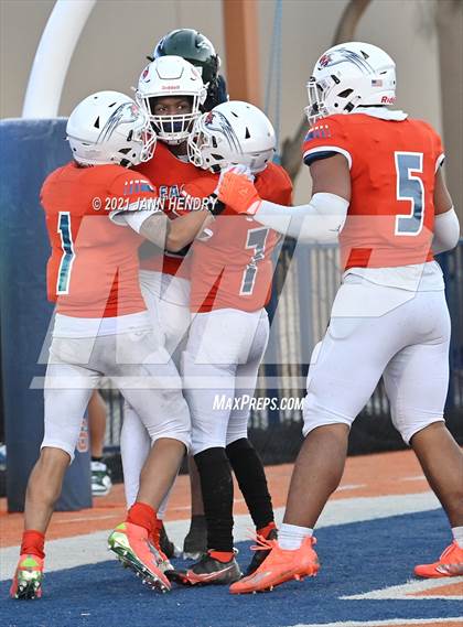 Thumbnail 2 in Graham-Kapowsin vs. Collins Hill (Geico Bowl) photogallery.
