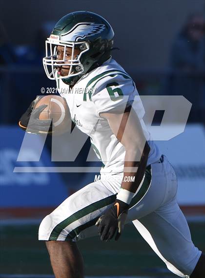 Thumbnail 3 in Graham-Kapowsin vs. Collins Hill (Geico Bowl) photogallery.