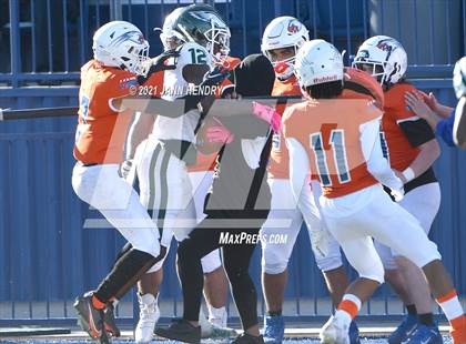 Thumbnail 2 in Graham-Kapowsin vs. Collins Hill (Geico Bowl) photogallery.