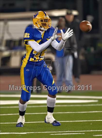 Thumbnail 3 in Grant vs. Folsom (CIF SJS D2 Final) photogallery.