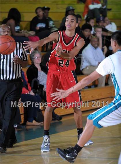 Thumbnail 2 in Sheldon vs Jesuit photogallery.