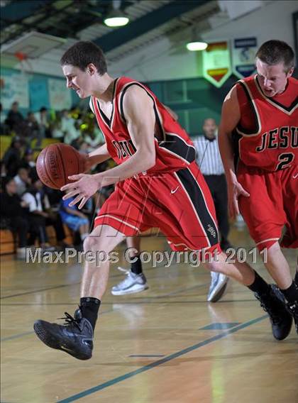 Thumbnail 3 in Sheldon vs Jesuit photogallery.