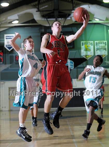 Thumbnail 1 in Sheldon vs Jesuit photogallery.