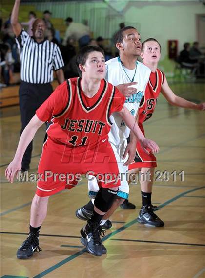 Thumbnail 3 in Sheldon vs Jesuit photogallery.