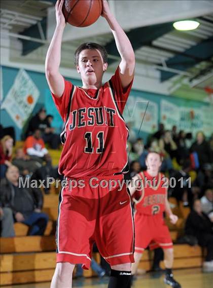 Thumbnail 3 in Sheldon vs Jesuit photogallery.
