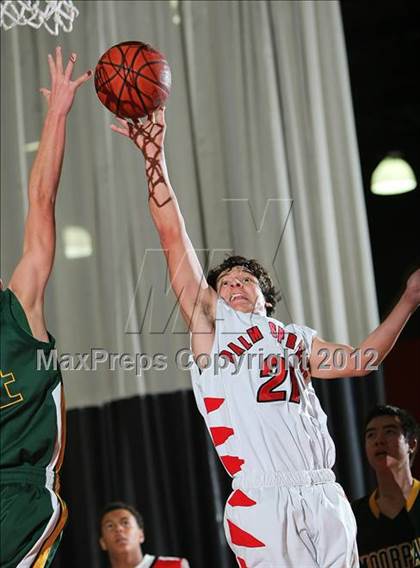 Thumbnail 1 in Central vs. Palm Springs (MaxPreps Holiday Classic) photogallery.