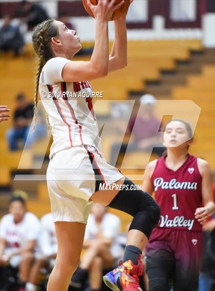 Thumbnail 3 in Paloma Valley vs. Redlands East Valley photogallery.