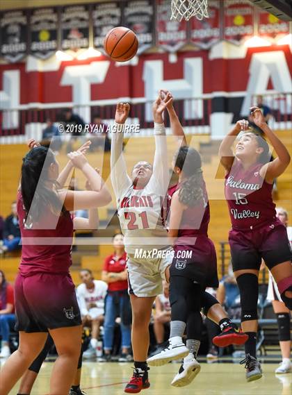 Thumbnail 1 in Paloma Valley vs. Redlands East Valley photogallery.