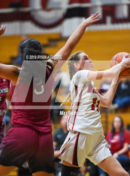 Thumbnail 2 in Paloma Valley vs. Redlands East Valley photogallery.