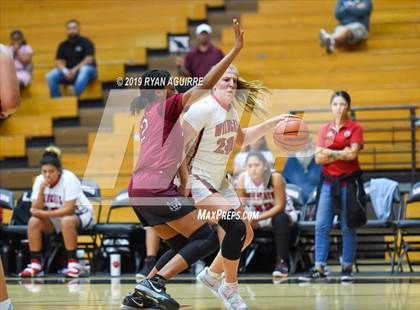 Thumbnail 1 in Paloma Valley vs. Redlands East Valley photogallery.