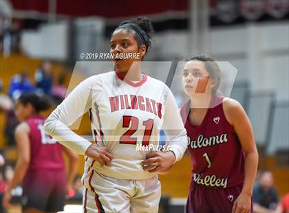 Thumbnail 2 in Paloma Valley vs. Redlands East Valley photogallery.