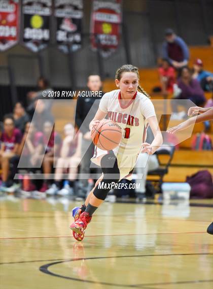 Thumbnail 3 in Paloma Valley vs. Redlands East Valley photogallery.