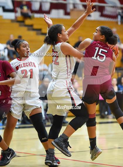 Thumbnail 2 in Paloma Valley vs. Redlands East Valley photogallery.