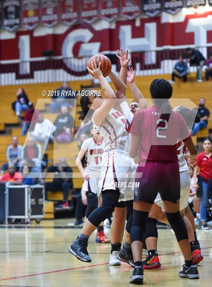Thumbnail 3 in Paloma Valley vs. Redlands East Valley photogallery.