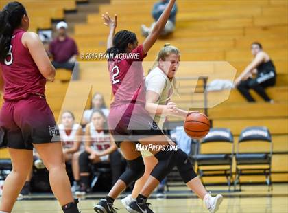 Thumbnail 2 in Paloma Valley vs. Redlands East Valley photogallery.