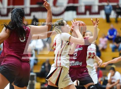 Thumbnail 1 in Paloma Valley vs. Redlands East Valley photogallery.