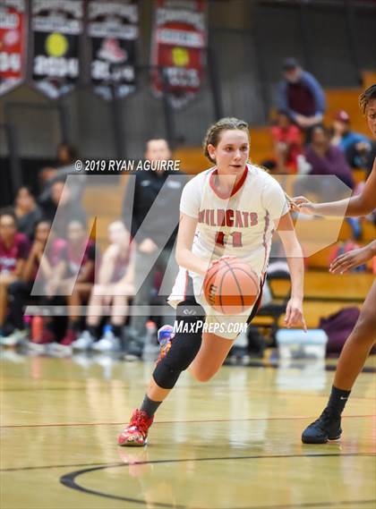 Thumbnail 1 in Paloma Valley vs. Redlands East Valley photogallery.