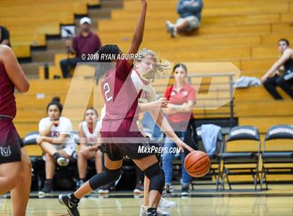 Thumbnail 3 in Paloma Valley vs. Redlands East Valley photogallery.