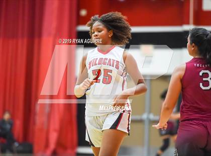 Thumbnail 2 in Paloma Valley vs. Redlands East Valley photogallery.