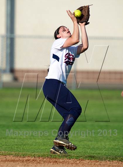 Thumbnail 3 in MacArthur vs East Meadow (Section 8 Class AA Final - Game 1) photogallery.