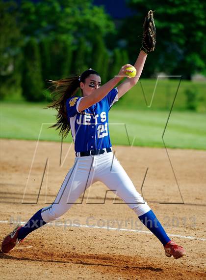 Thumbnail 3 in MacArthur vs East Meadow (Section 8 Class AA Final - Game 1) photogallery.