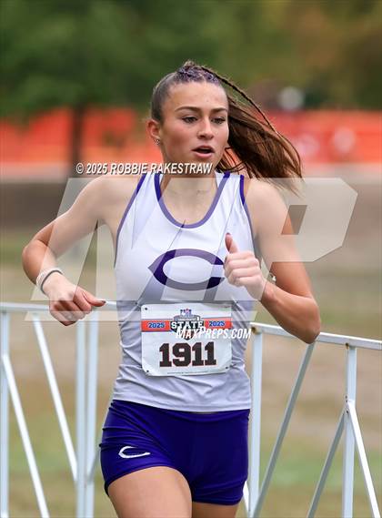 Thumbnail 1 in UIL 4A Girls Cross Country State Final photogallery.