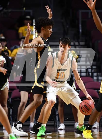 Thumbnail 2 in Clark vs Bishop Manogue (NIAA 4A Semifinal) photogallery.