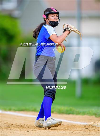 Thumbnail 2 in Garden City vs Calhoun (Sect VIII Class A Round 2) photogallery.