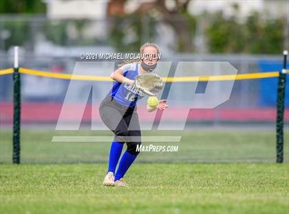 Thumbnail 2 in Garden City vs Calhoun (Sect VIII Class A Round 2) photogallery.