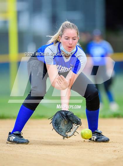 Thumbnail 2 in Garden City vs Calhoun (Sect VIII Class A Round 2) photogallery.