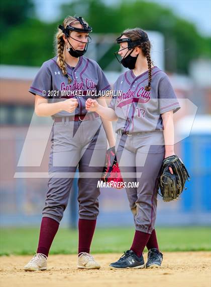 Thumbnail 3 in Garden City vs Calhoun (Sect VIII Class A Round 2) photogallery.