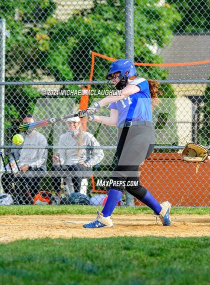 Thumbnail 2 in Garden City vs Calhoun (Sect VIII Class A Round 2) photogallery.