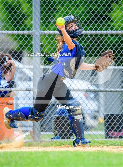 Thumbnail 3 in Garden City vs Calhoun (Sect VIII Class A Round 2) photogallery.