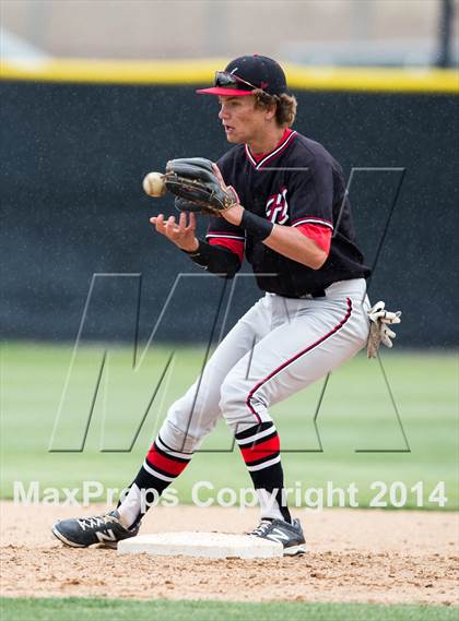 Thumbnail 2 in Hart vs Saugus photogallery.