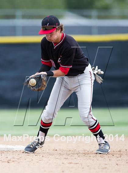 Thumbnail 3 in Hart vs Saugus photogallery.