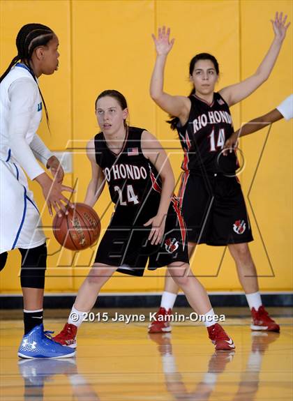 Thumbnail 3 in Rio Hondo Prep vs. Price (CIF D6 Final) photogallery.