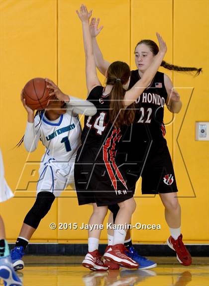Thumbnail 2 in Rio Hondo Prep vs. Price (CIF D6 Final) photogallery.